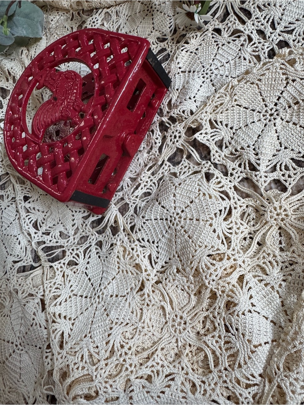 Vintage Red Cast Iron Rooster Napkin Holder - Picture 2 of 7